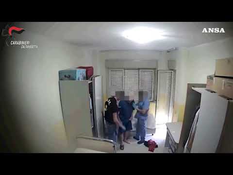 Caltanissetta, anziani legati in sedia a rotelle in casa di riposo