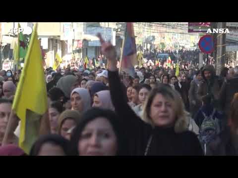 Siria, curdi in piazza contro gli attacchi dei ribelli