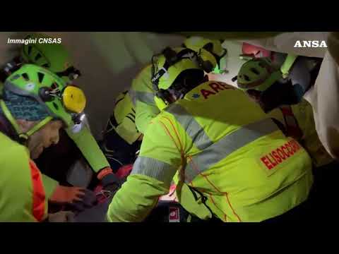 Ottavia Piana e’ salva, fuori dalla grotta la speleologa intrappolata 80 ore