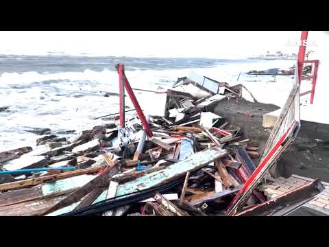 Maltempo sul litorale romano, forte mareggiata sulla costa