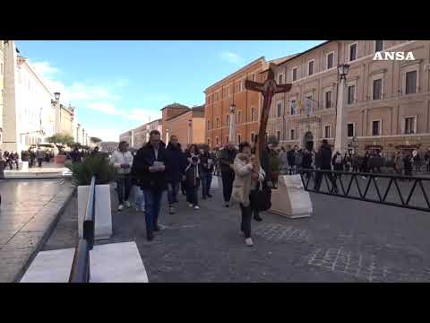 Giubileo 2025, migliaia di fedeli a San Pietro in attesa dell’Angelus