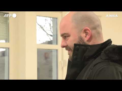 In Croazia seggi aperti per le elezioni presidenziali