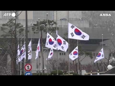 Corea Sud, l’omaggio del presidente ad interim alle vittime dell’incidente aereo