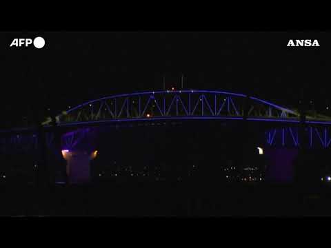 Capodanno in Nuova Zelanda: lo spettacolo dei primi fuochi del 2025