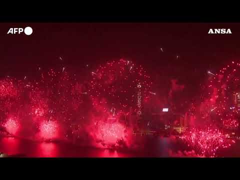 Capodanno, i fuochi d’artificio a Hong Kong per festeggiare il 2025