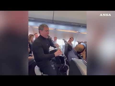 La musica dell’orchestra di Santa Cecilia sul volo Roma-Parigi