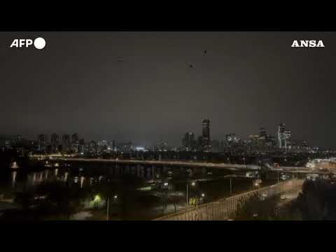 Corea del Sud, legge marziale: proteste e tensioni davanti al Parlamento