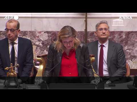 Cade il governo in Francia, passa la sfiducia a Michel Barnier