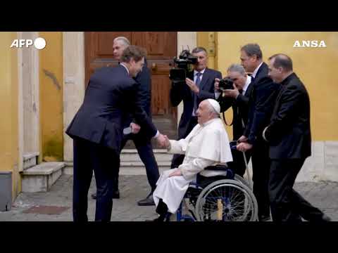 Vaticano “green”, ecco la prima Papamobile completamente elettrica