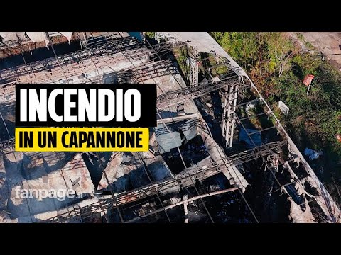 In fiamme capannone a Roma, un residente: “Mi sono svegliato con il fumo davanti casa”