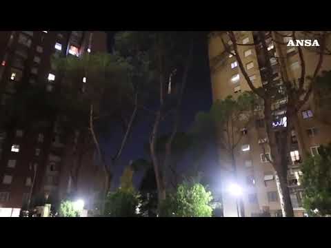 Roma, bambino precipita dal decimo piano e muore