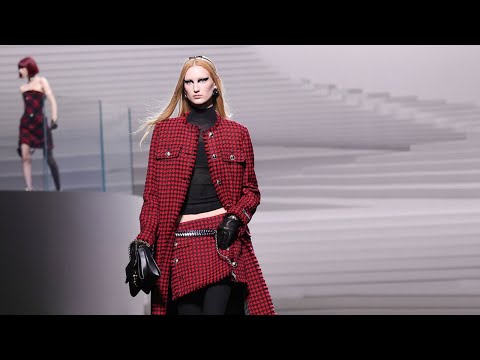 Versace | Fall Winter 2024/2025 | Milan Fashion Week