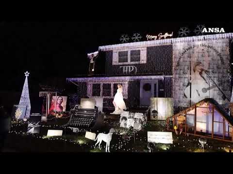 Usa, torna la casa natalizia a tema Taylor Swift