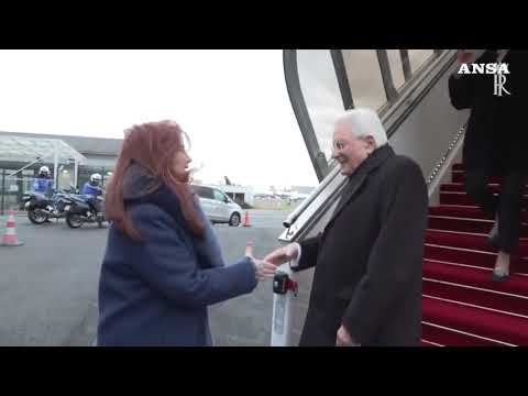 Mattarella arriva a Parigi per la cerimonia di Notre-Dame