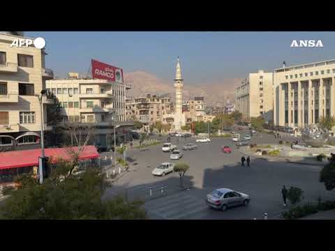 Siria, il centro di Damasco si anima dopo la caduta di Assad