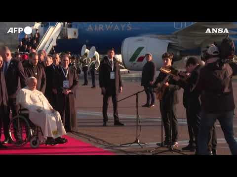 Papa Francesco in Corsica, la cerimonia di benvenuto ad Ajaccio
