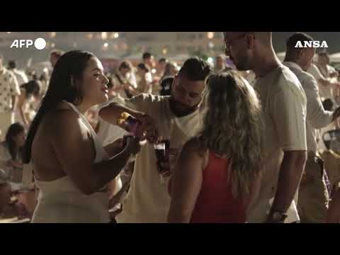 Capodanno a Rio de Janeiro, i festeggiamenti a Copacabana