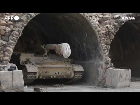 Siria, all’interno di una base abbandonata della Guardia Repubblicana