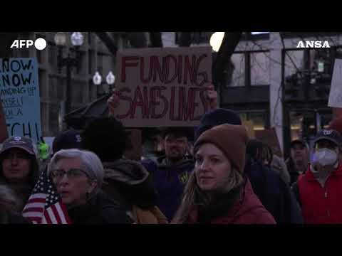 Washington, manifestazione anti-Trump davanti alla Casa bianca