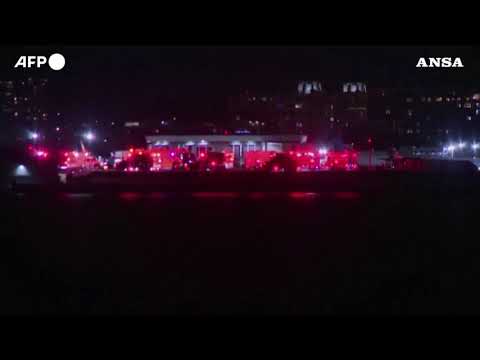 Incidente aereo a Washington, squadre di soccorso in azione