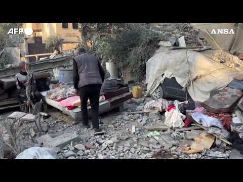 Gaza, fra le macerie del campo profughi di Bureij
