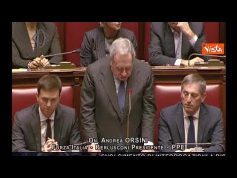 Applauso per Tajani in Aula alla Camera dopo la liberazione di Cecilia Sala
