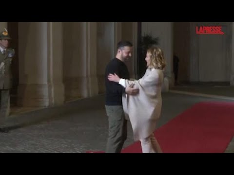 Ucraina, Meloni accoglie Zelensky a Palazzo Chigi