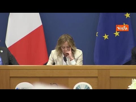 Meloni: “Ho rispetto per il lavoro dei giornalisti, voi abbiate rispetto del mio”