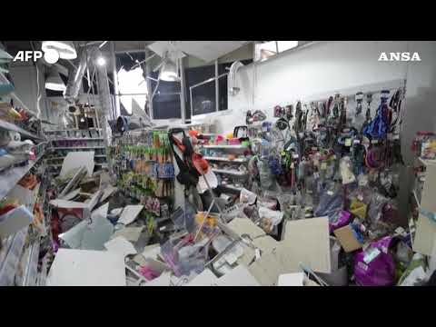 Ucraina: attacco nel Donetsk, lanciarazzi colpisce un supermercato