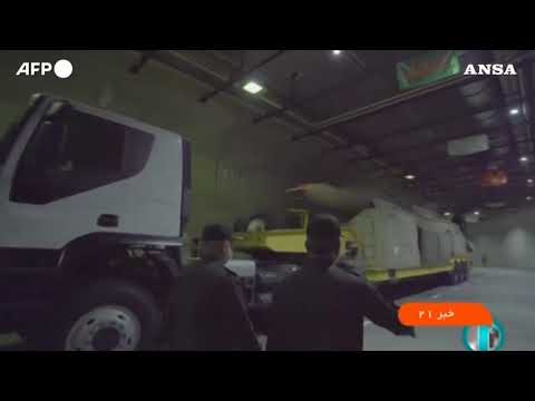 Iran, il capo delle guardie rivoluzionarie visita una base missilistica sotterranea