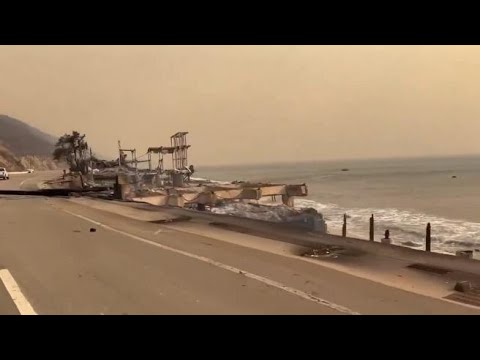 Il lungomare di Malibù è irriconoscibile: ville milionarie e vegetazione distrutti dagli incendi