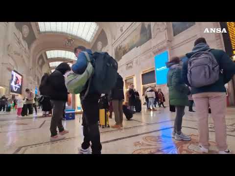 Caos in Stazione Centrale a Milano, ritardi e treni bloccati per un guasto
