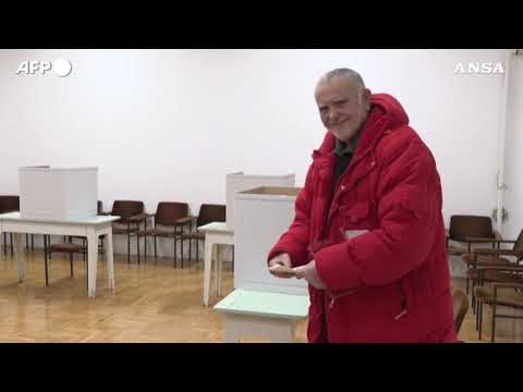 Seggi aperti in Croazia per il ballottaggio delle presidenziali