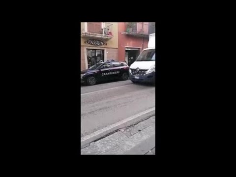 carabinieri aggrediti
