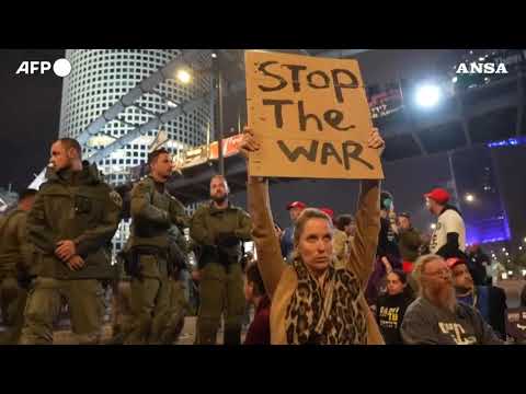 Tel Aviv, scontri con la polizia durante una protesta antigovernativa