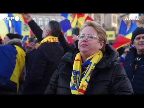 Romania, l’estrema destra in piazza contro l’annullamento delle elezioni