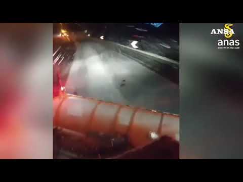 Maltempo, forti nevicate in Campania: allerta prorogata fino a lunedi’