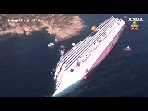 Il naufragio della Costa Concordia, 13 anni fa, davanti all’Isola del Giglio