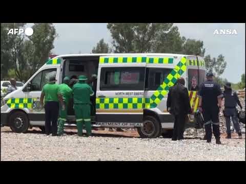 Sudafrica, decine di persone salvate da una miniera abbandonata