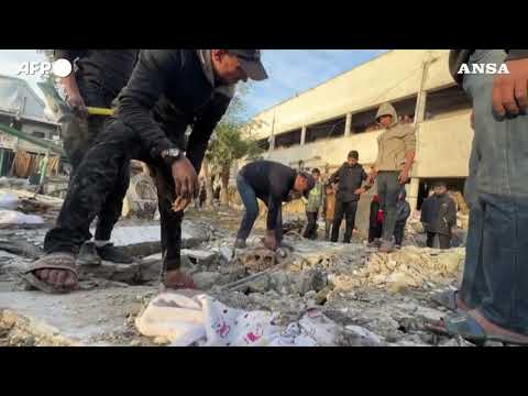 Gaza City, fra le macerie di una scuola colpita da Israele