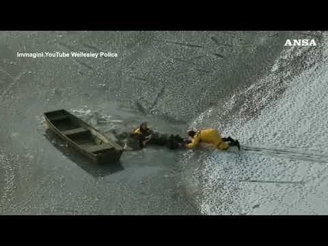 Usa: Massachusetts, salvati un uomo e il suo cane caduti nel lago ghiacciato di Waban