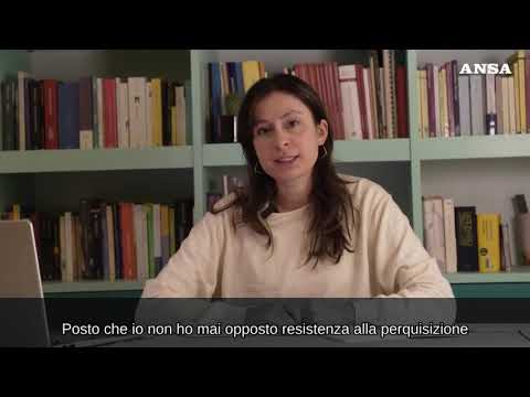 Attivista XR ‘costretta a spogliarsi in Questura’ contro richiesta di archiviazione