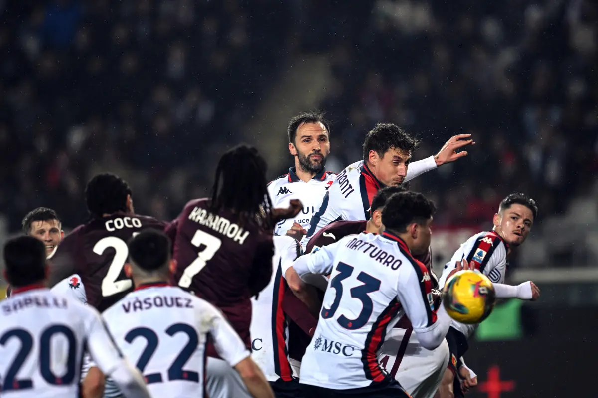 Pinamonti rimedia all’autogol di Thorsby, Torino-Genoa 1-1