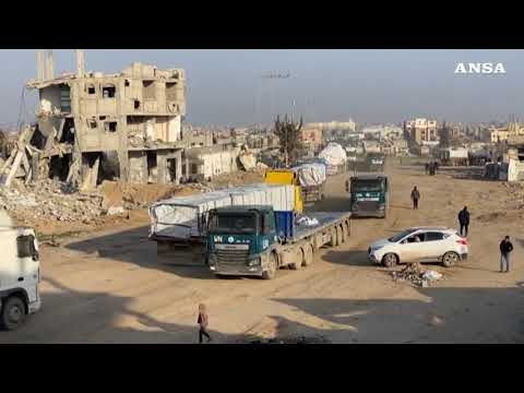 Gaza, camion vuoti si dirigono al valico di frontiera con Israele