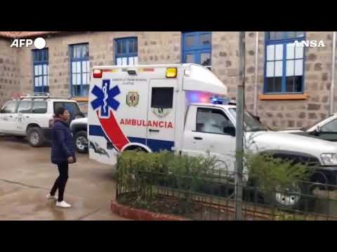 Bolivia, autobus precipita in una scarpata: almeno 31 morti e 15 feriti