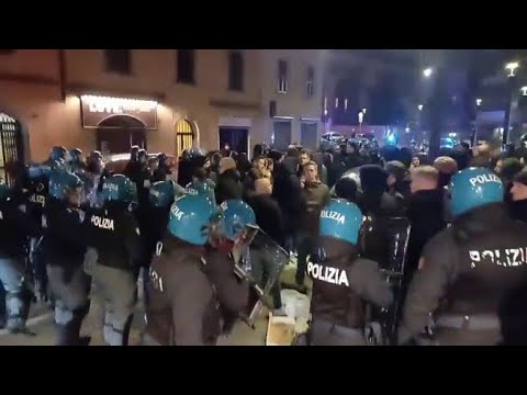 Bergamo, i tifosi del Bruges bloccati dalla polizia: momenti di tensione, poi l’allarme rientra