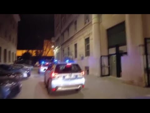 Estorsione in un cantiere a Bari, 5 arresti