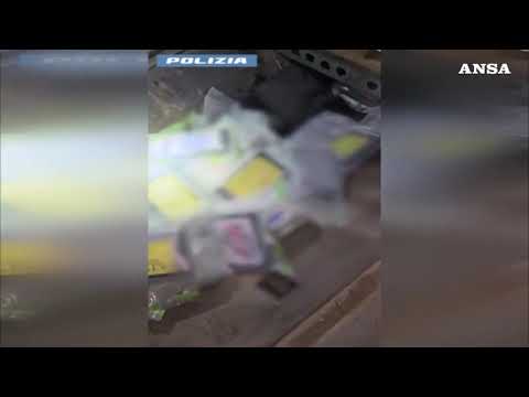 In autostrada con 137,5 chili di cocaina sul camion, arrestato