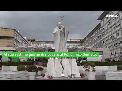 Notte serena, il Papa prosegue la cura e anche il suo lavoro