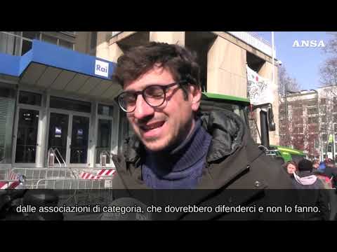 Milano, protesta degli agricoltori: “La politica ci ascolti”